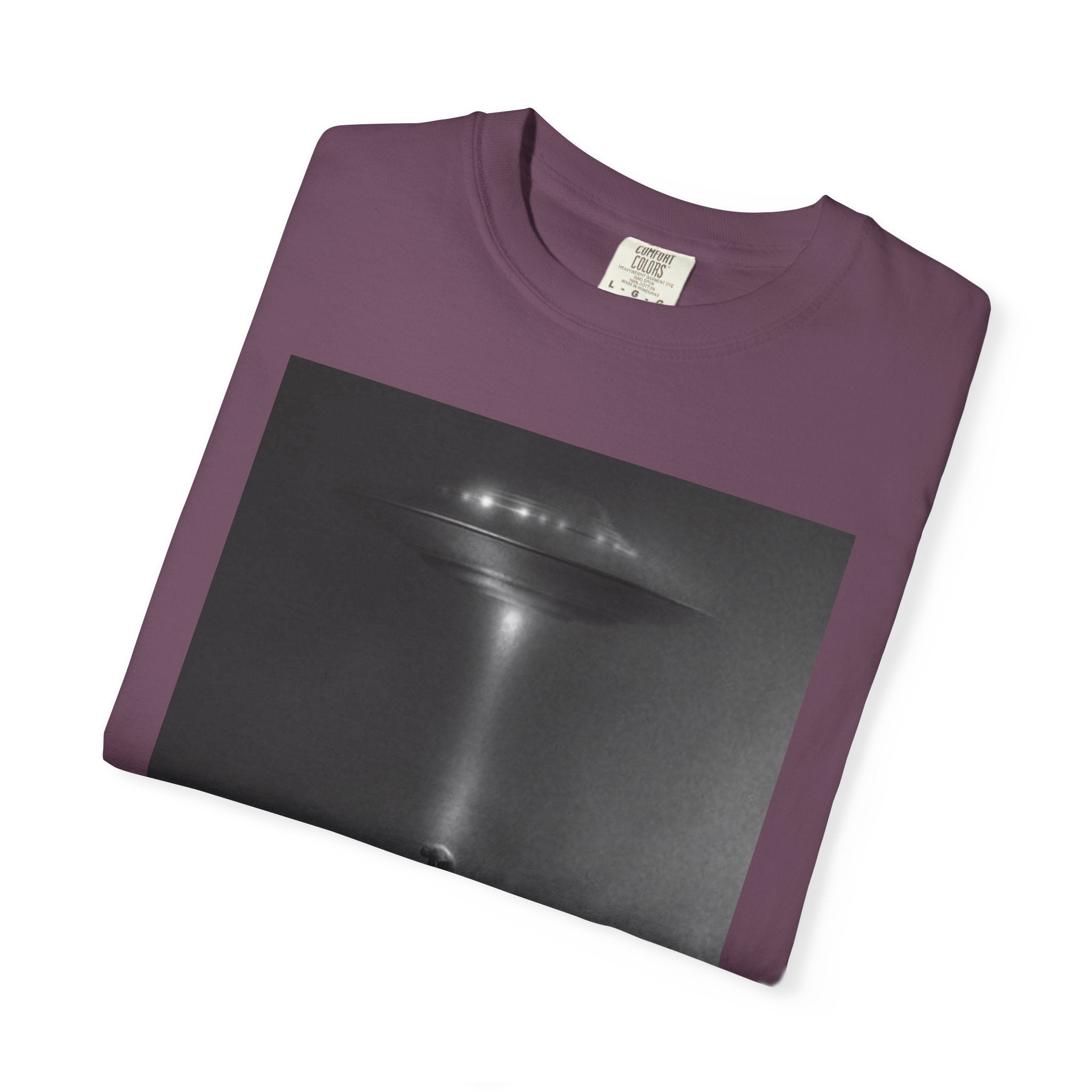 Unisex UFO Encounter T-shirt - Garment-Dyed Cool Tee for Sci-Fi Lovers