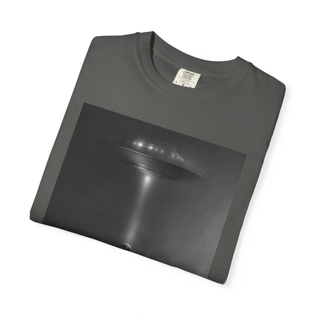 Unisex UFO Encounter T-shirt - Garment-Dyed Cool Tee for Sci-Fi Lovers