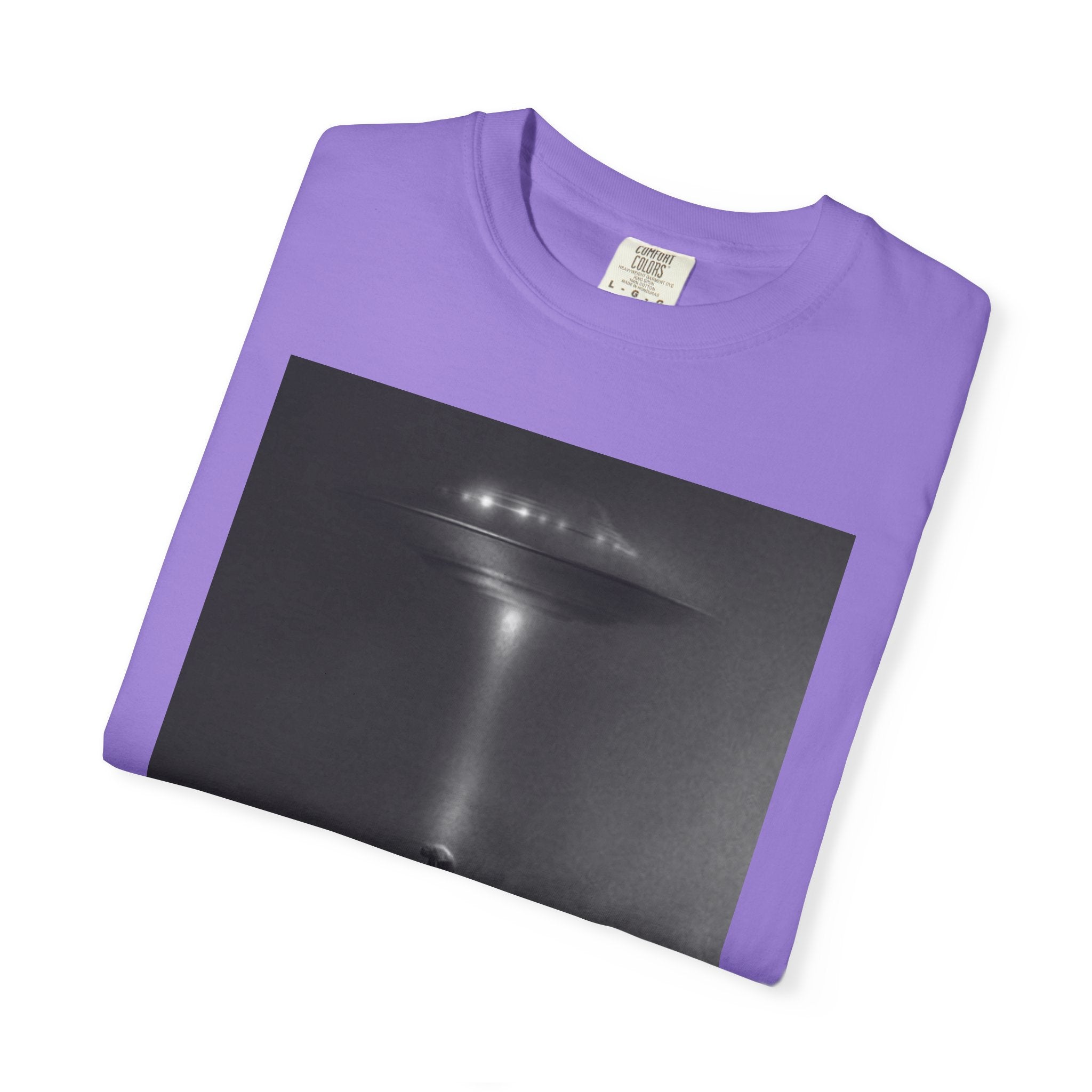 Unisex UFO Encounter T-shirt - Garment-Dyed Cool Tee for Sci-Fi Lovers